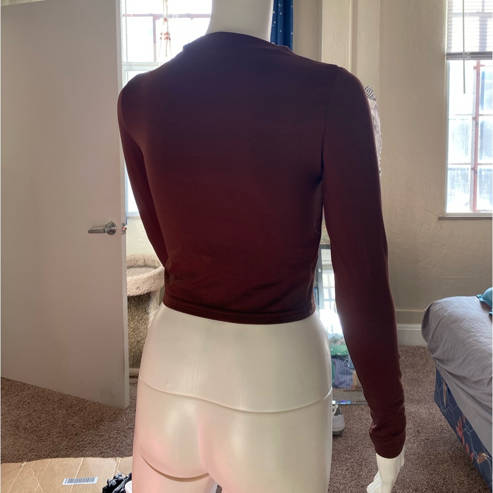 Cropped long sleeve size small - Picture 5 of 6
